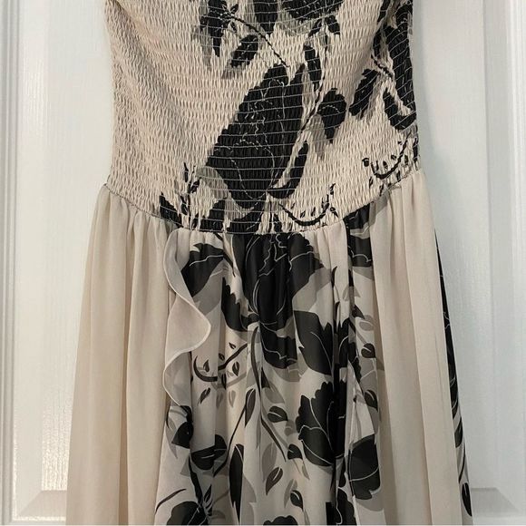 Bebe Maxi Dress - Picture 3 of 8